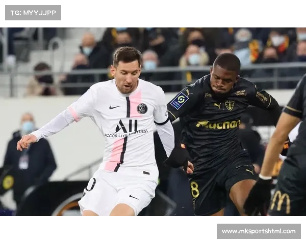 巴黎vs欧塞尔第79分钟，登贝莱直塞助巴尔科拉单刀破门